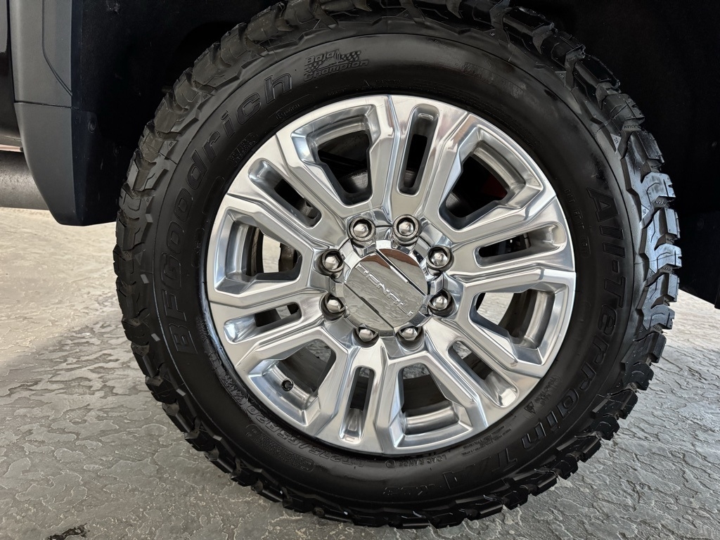 GMC Sierra 2500HD Denali Crew Cab 4WD SB 2023