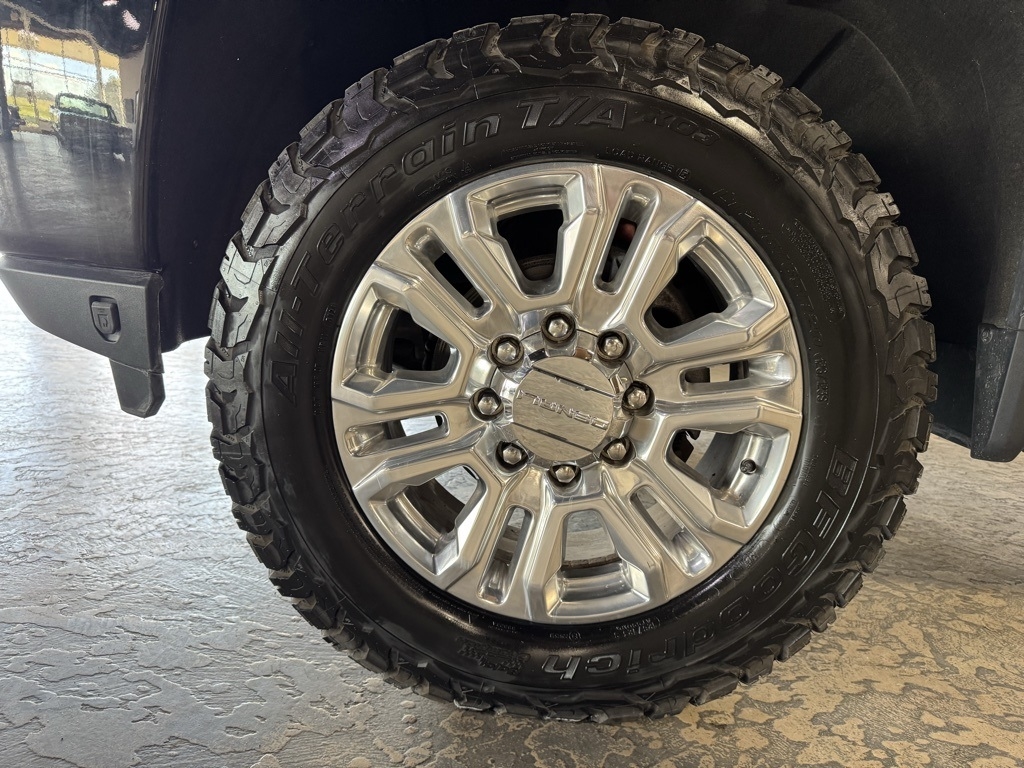 GMC Sierra 2500HD Denali Crew Cab 4WD SB 2023