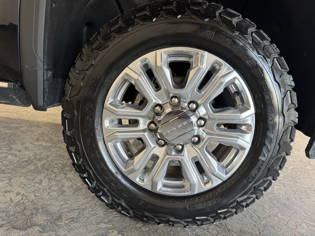 GMC Sierra 2500HD Denali Crew Cab 4WD SB 2023