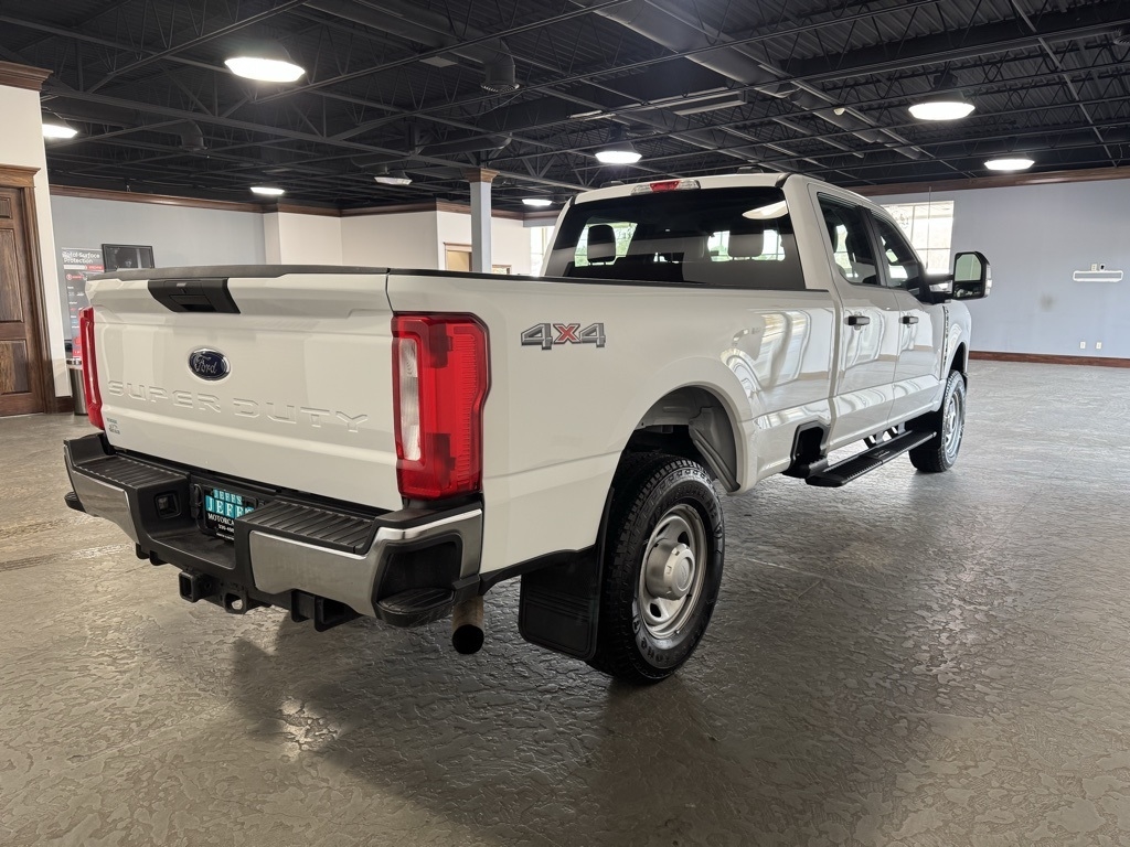 Ford F-350 SD King Ranch Crew Cab Long Bed 4WD 2024