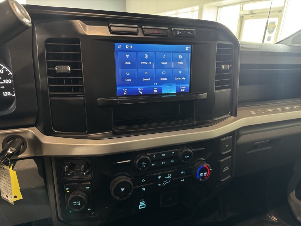 Ford F-350 SD King Ranch Crew Cab Long Bed 4WD 2024