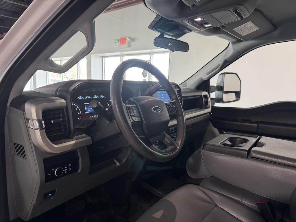 Ford F-350 SD King Ranch Crew Cab Long Bed 4WD 2024