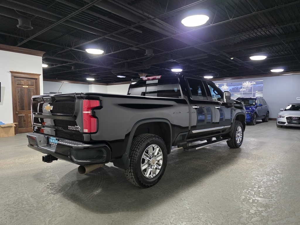 Chevrolet Silverado 2500HD High Country Crew Cab Long Box 4WD 2024