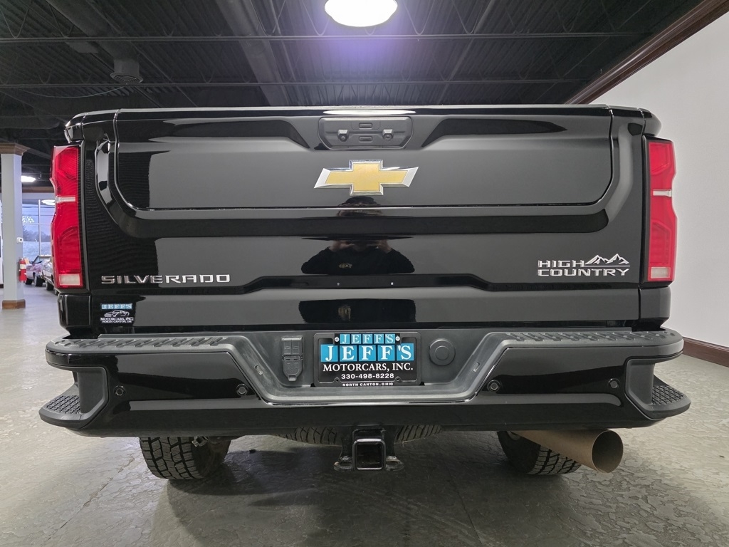 Chevrolet Silverado 2500HD High Country Crew Cab Long Box 4WD 2024