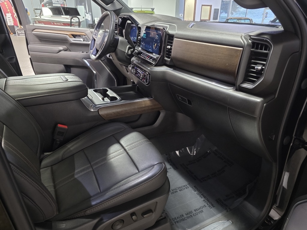 Chevrolet Silverado 2500HD High Country Crew Cab Long Box 4WD 2024