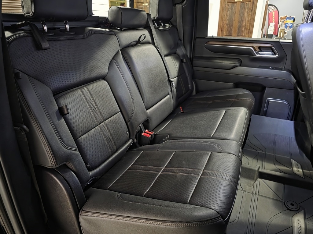 Chevrolet Silverado 2500HD High Country Crew Cab Long Box 4WD 2024