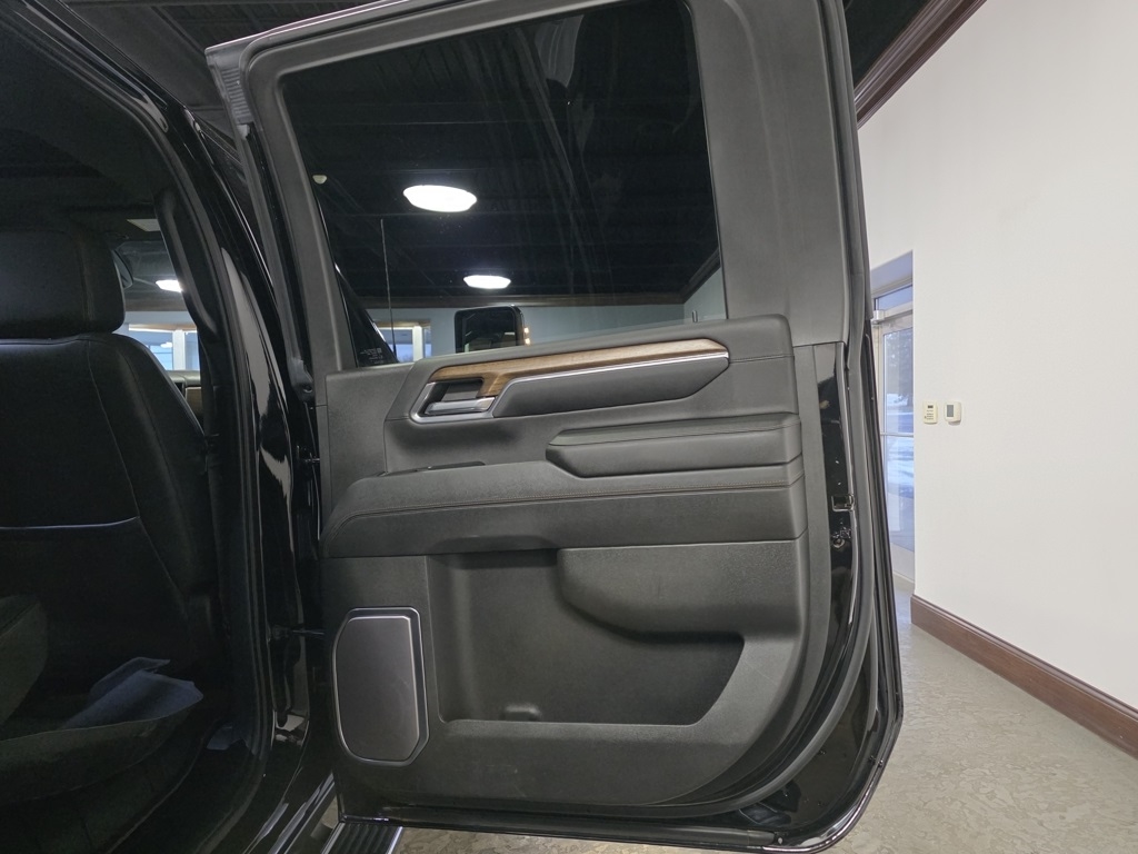 Chevrolet Silverado 2500HD High Country Crew Cab Long Box 4WD 2024