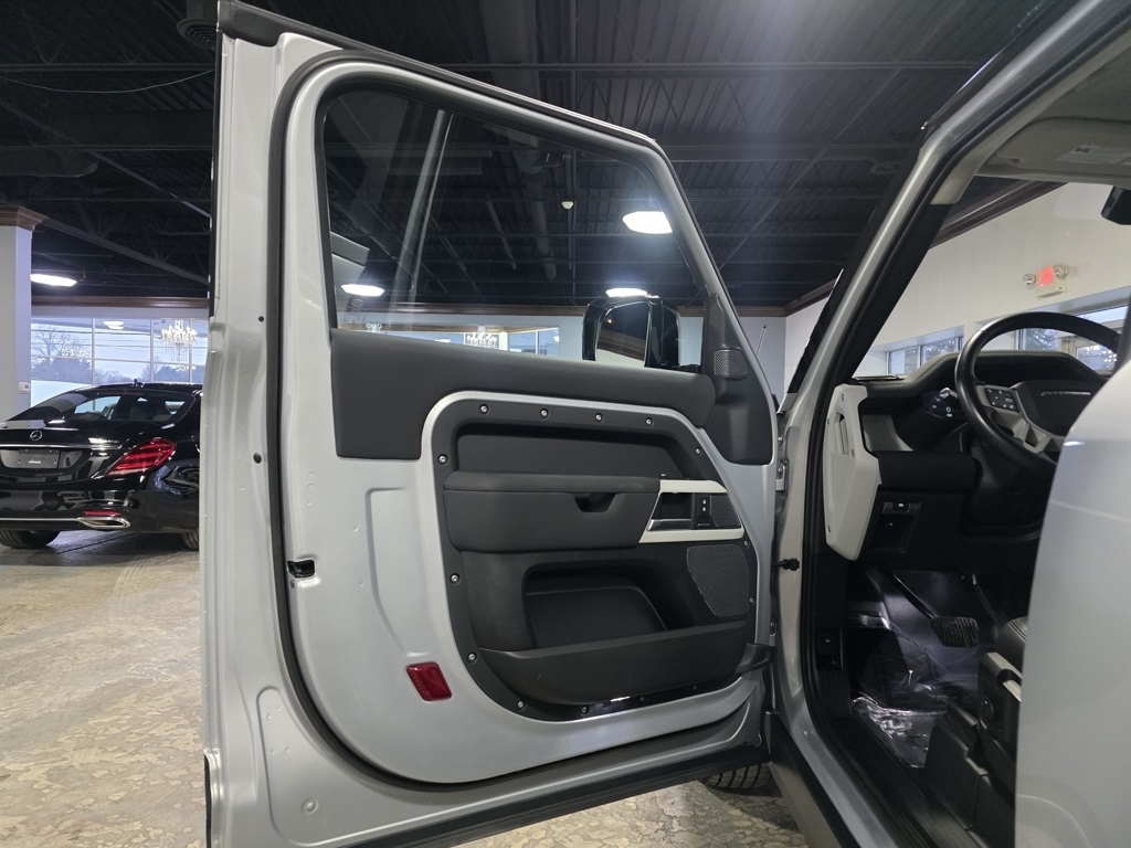 Land Rover Defender 90 S 2022