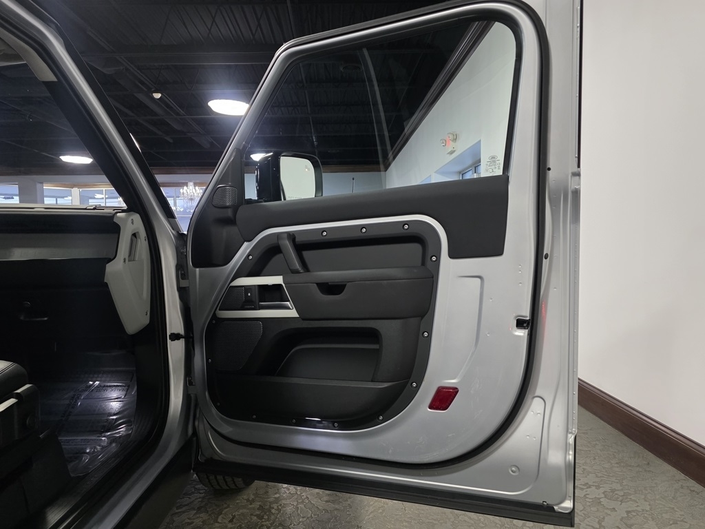 Land Rover Defender 90 S 2022