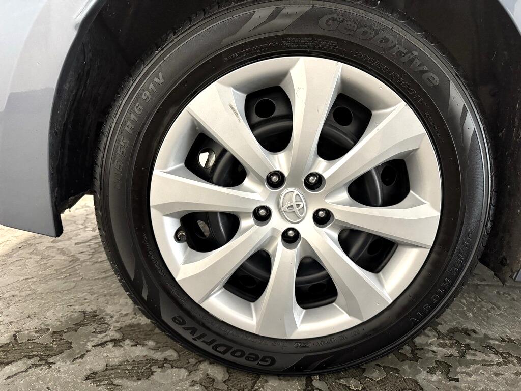Toyota Corolla LE 2022