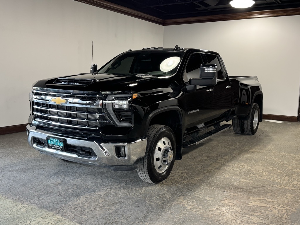2025 Chevrolet Silverado 3500HD LTZ Crew Cab 4WD