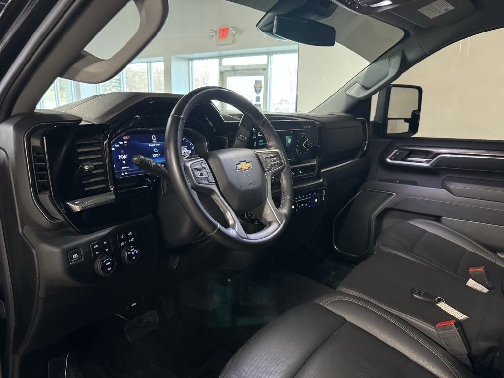 Chevrolet Silverado 3500HD LTZ Crew Cab 4WD 2025