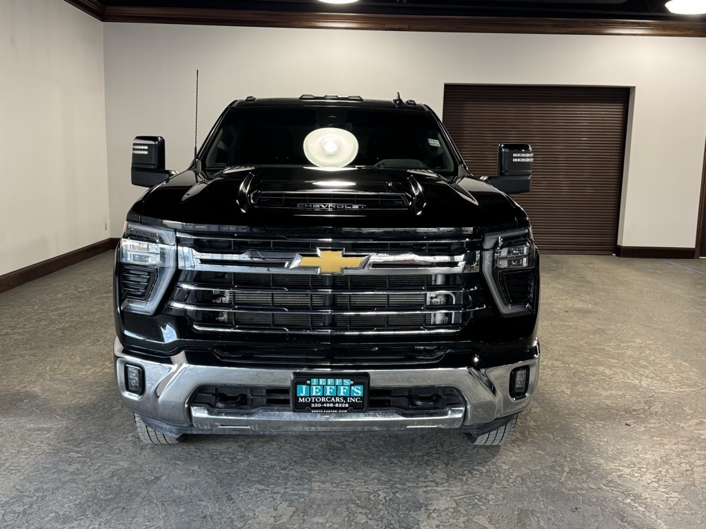 Chevrolet Silverado 3500HD LTZ Crew Cab 4WD 2025