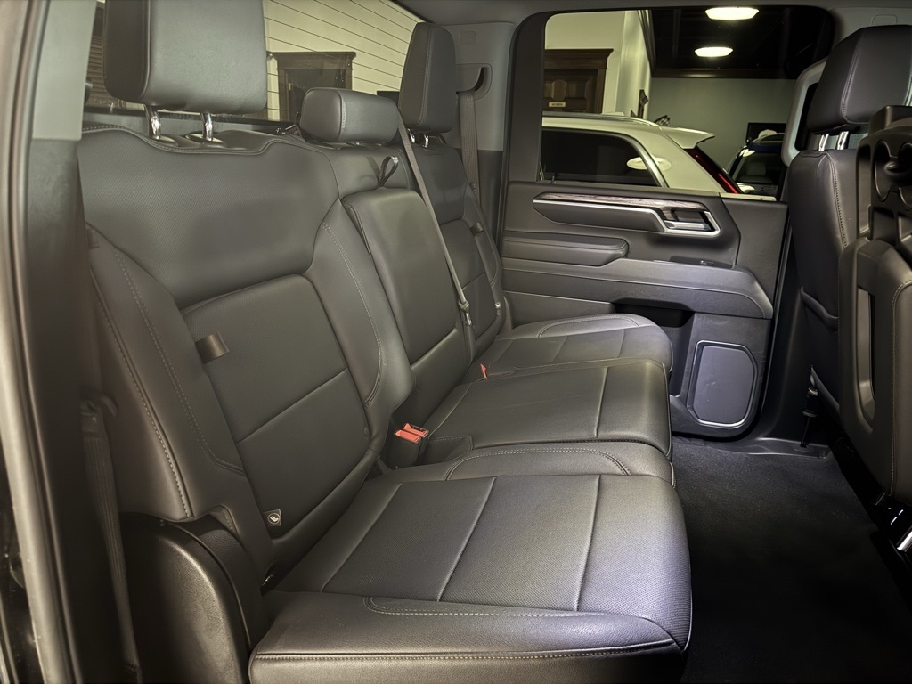 Chevrolet Silverado 3500HD LTZ Crew Cab 4WD 2025