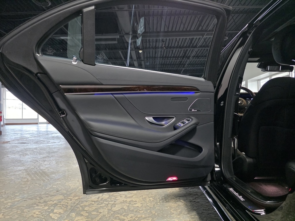 Mercedes-Benz S-Class S560 4MATIC 2020