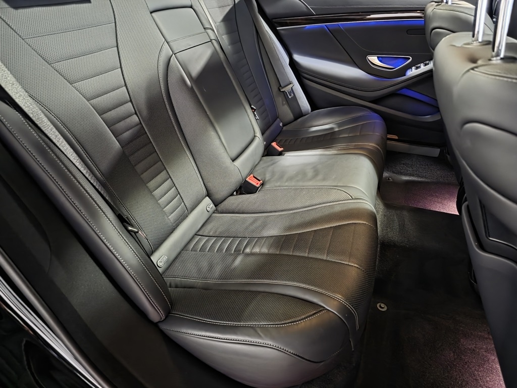 Mercedes-Benz S-Class S560 4MATIC 2020