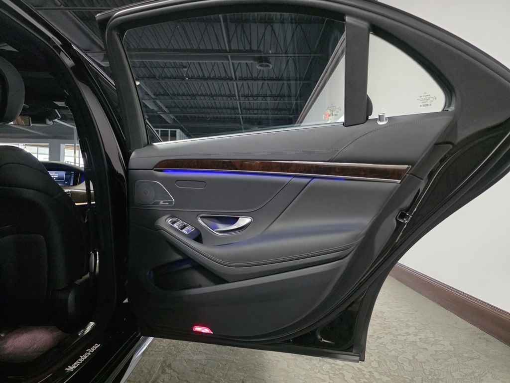 Mercedes-Benz S-Class S560 4MATIC 2020