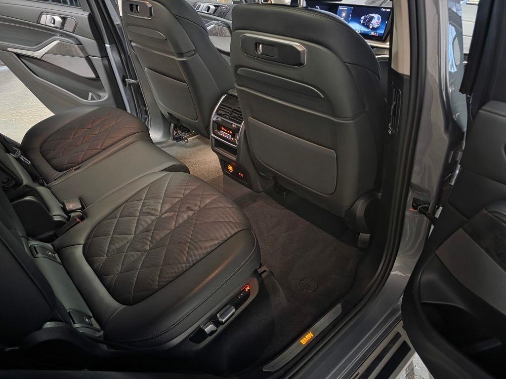 BMW X7 xDrive40i 2025