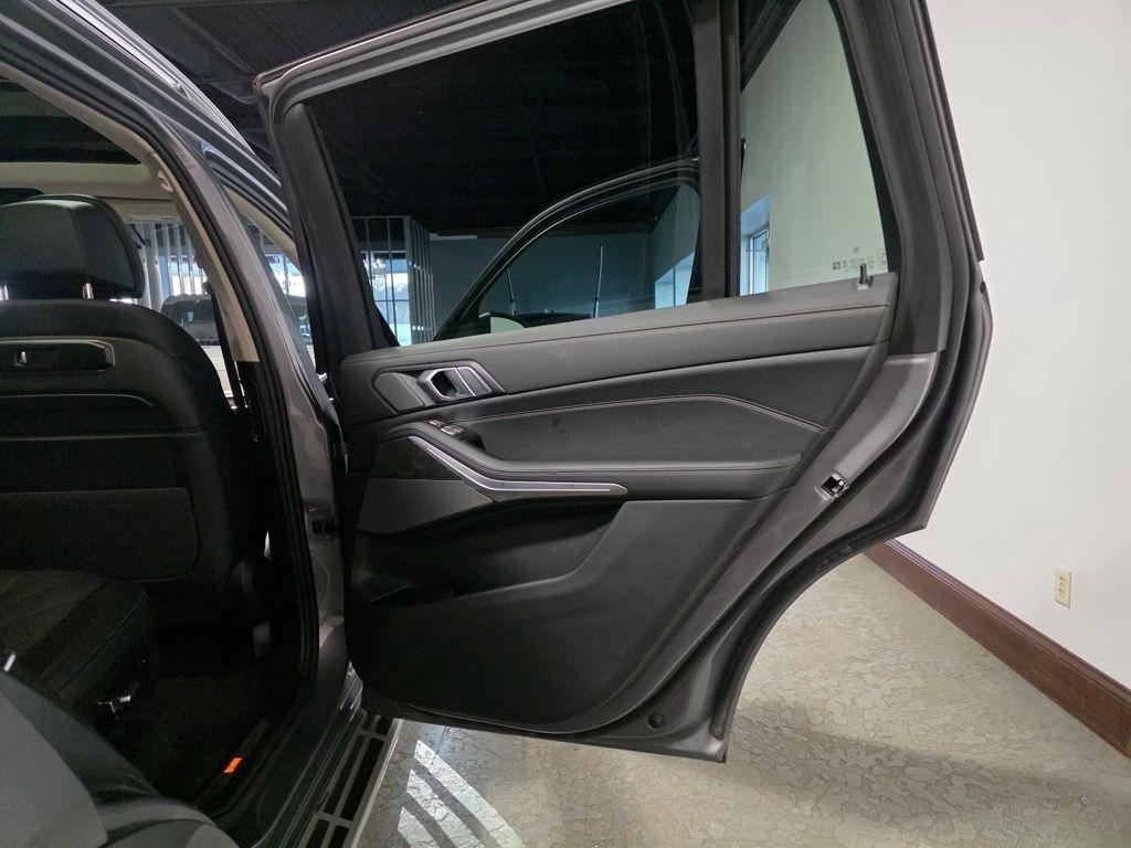 BMW X7 xDrive40i 2025