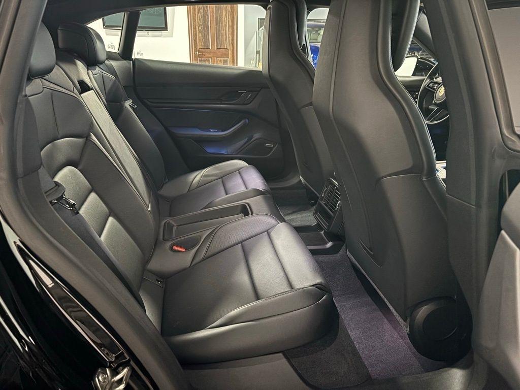 Porsche Taycan Cross Tourismo 4 2024