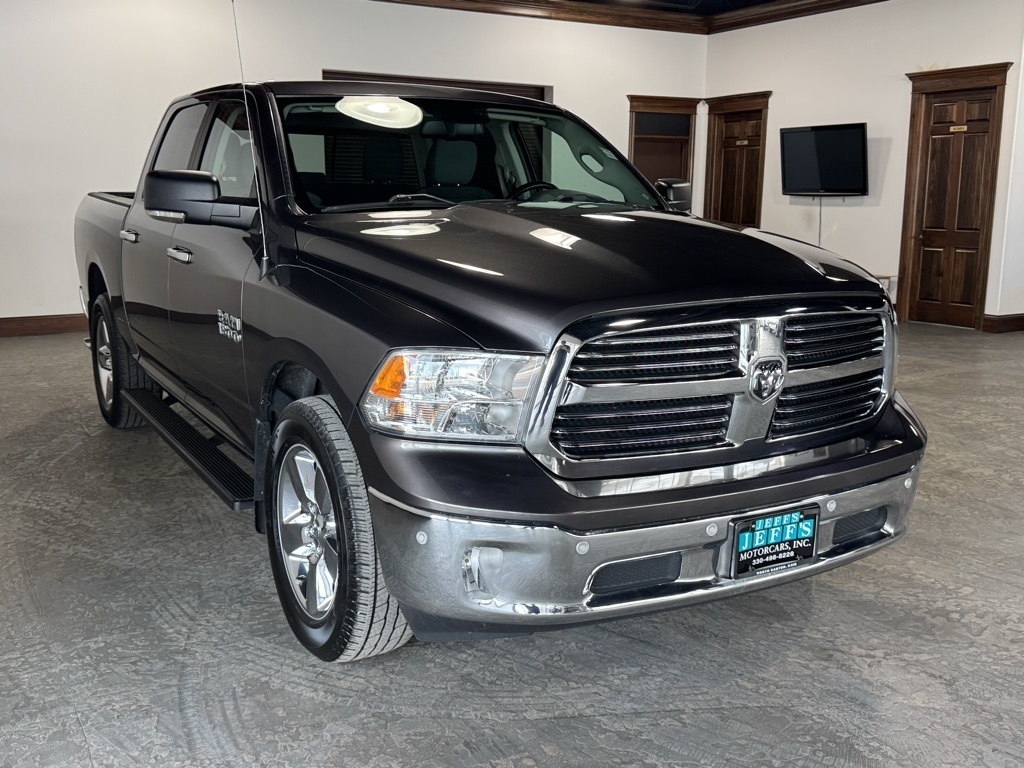 RAM 1500 SLT Crew Cab SWB 4WD 2016
