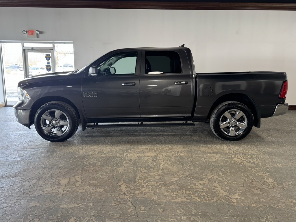 RAM 1500 SLT Crew Cab SWB 4WD 2016