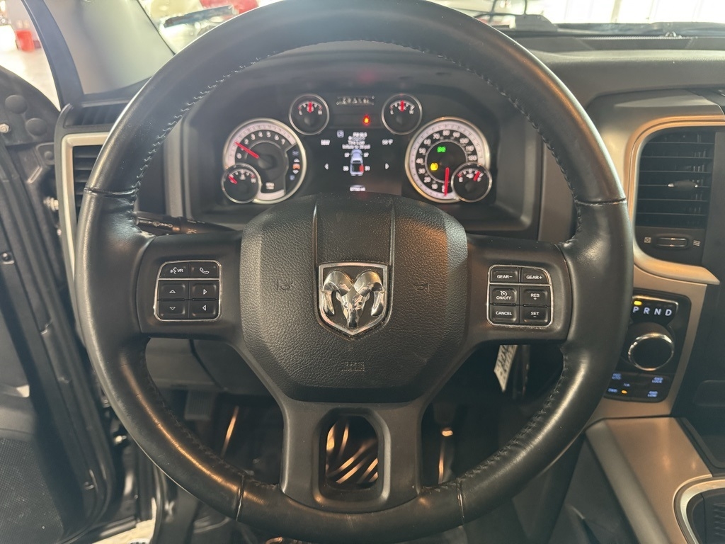 RAM 1500 SLT Crew Cab SWB 4WD 2016