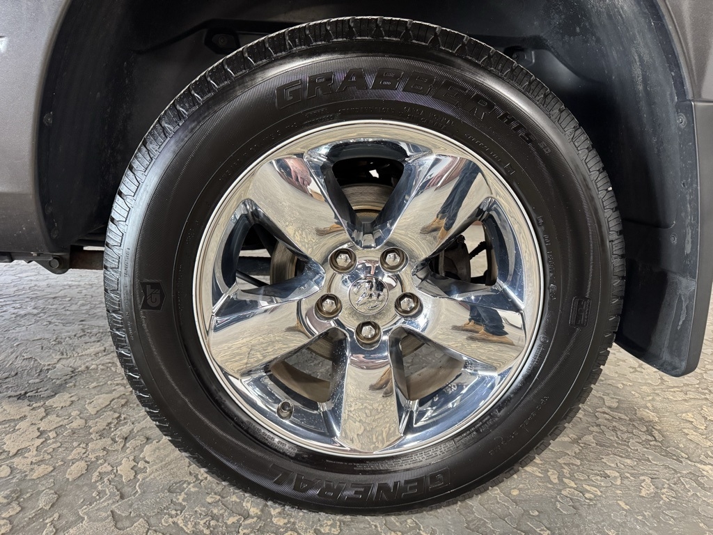 RAM 1500 SLT Crew Cab SWB 4WD 2016