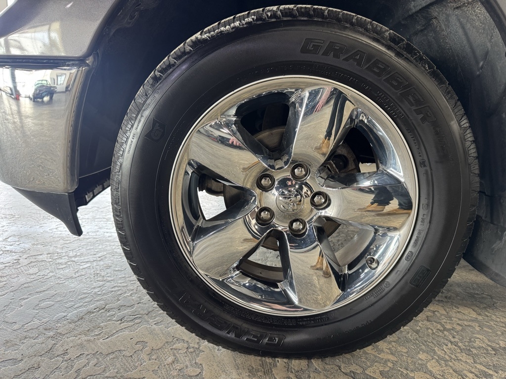 RAM 1500 SLT Crew Cab SWB 4WD 2016