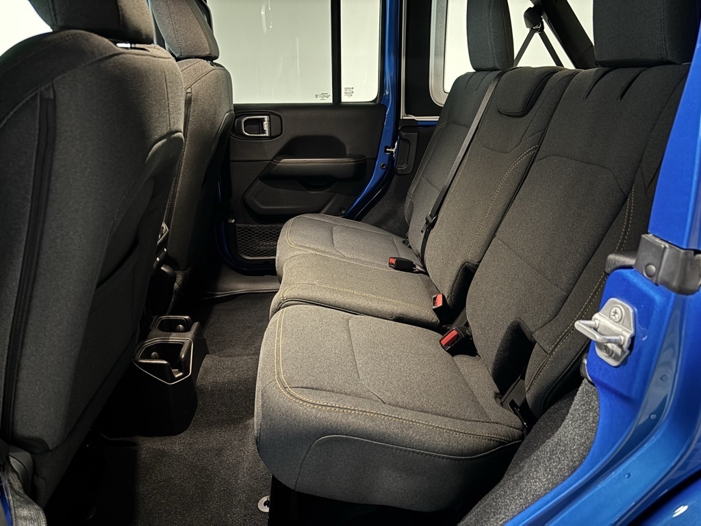 Jeep Wrangler Sahara 2024