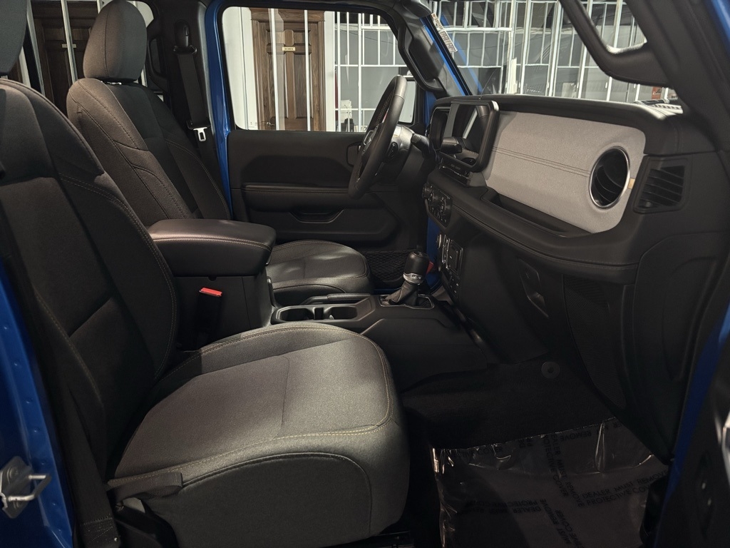 Jeep Wrangler Sahara 2024