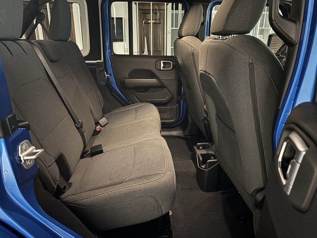 Jeep Wrangler Sahara 2024