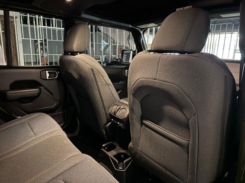 Jeep Wrangler Sport 2024