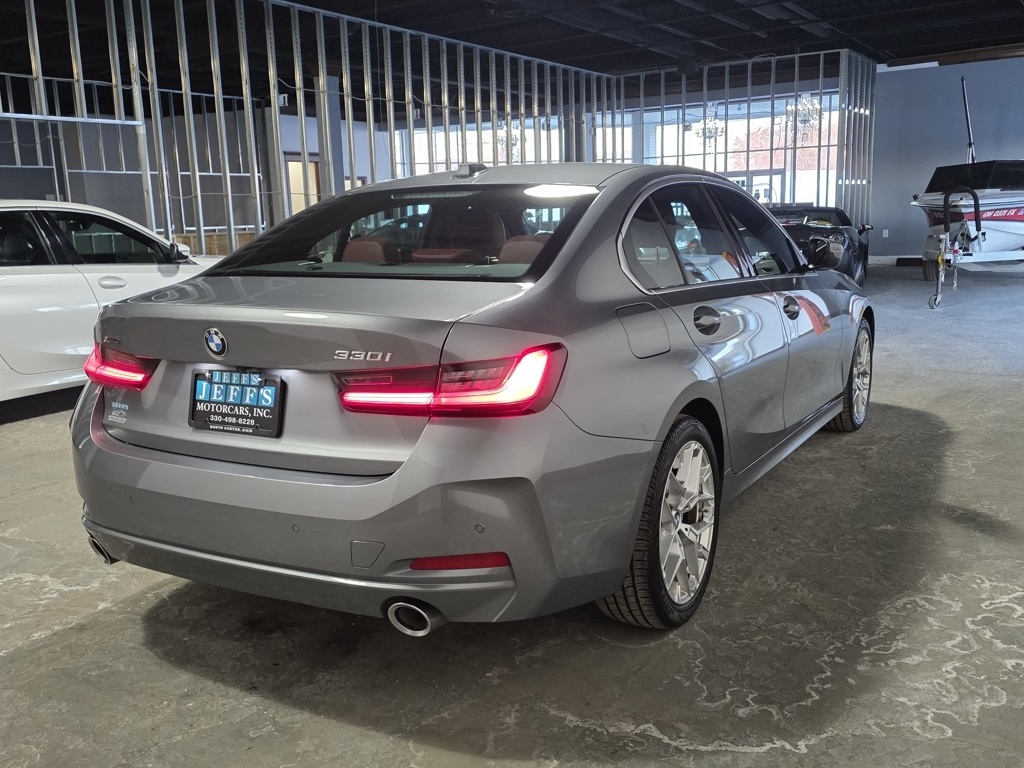 BMW 3-Series 330i xDrive 2025