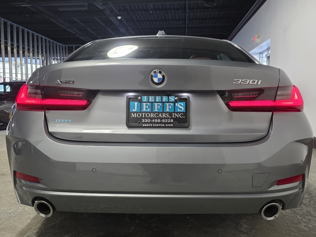 BMW 3-Series 330i xDrive 2025