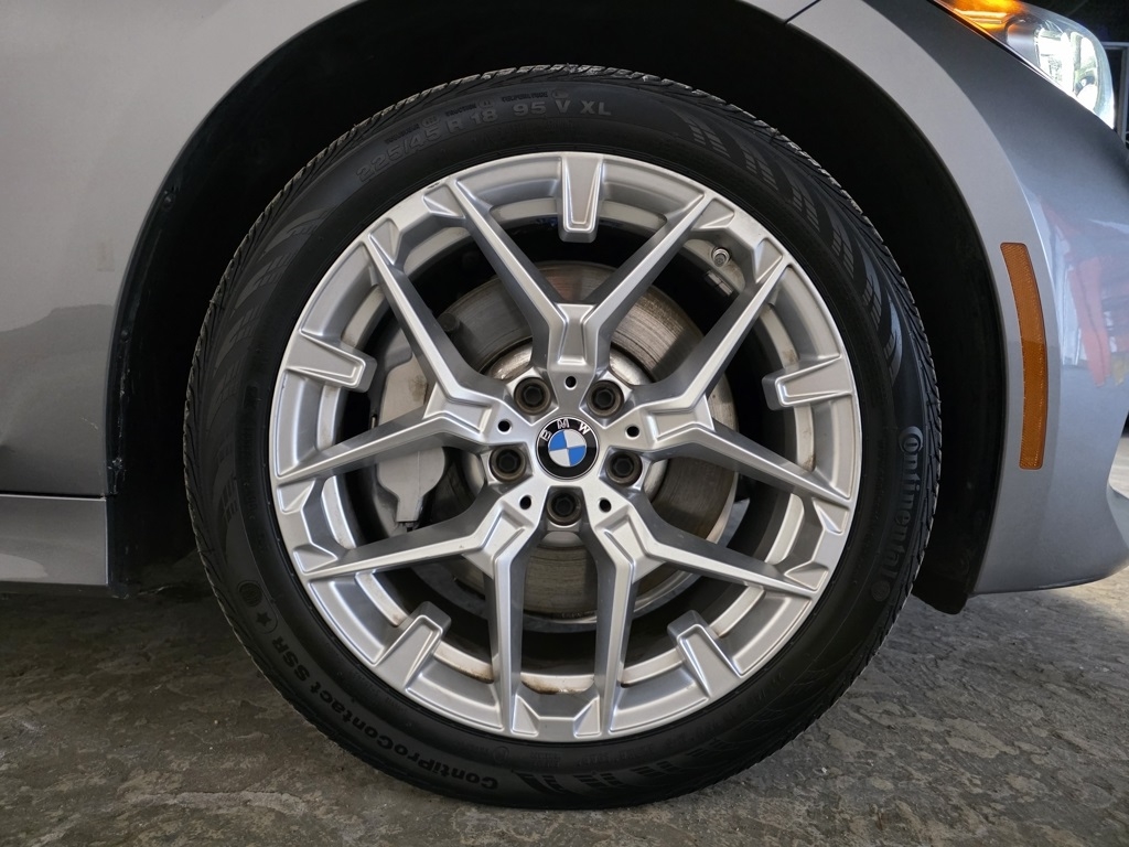 BMW 3-Series 330i xDrive 2025