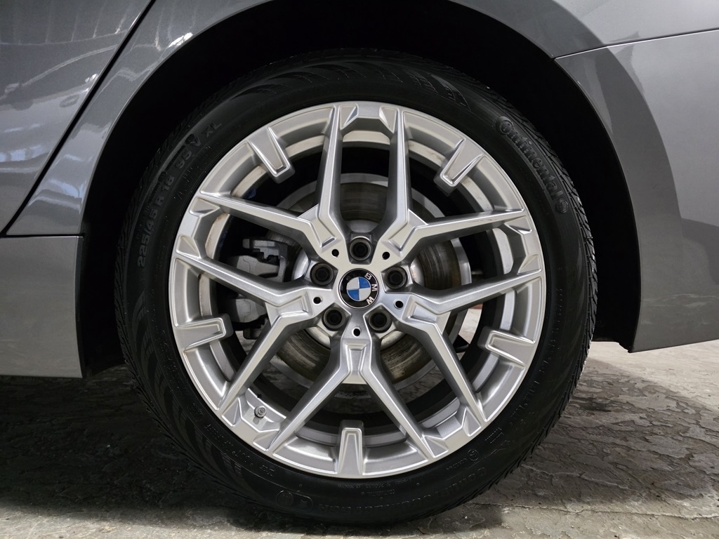 BMW 3-Series 330i xDrive 2025