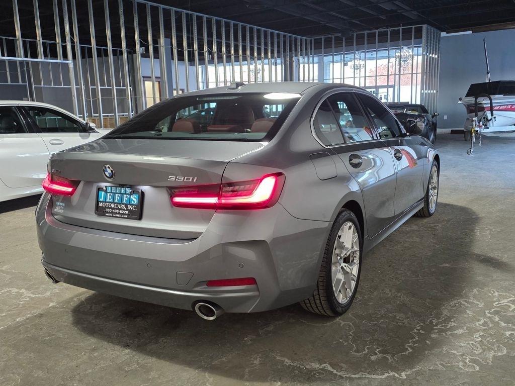 BMW 3-Series 330i xDrive 2025