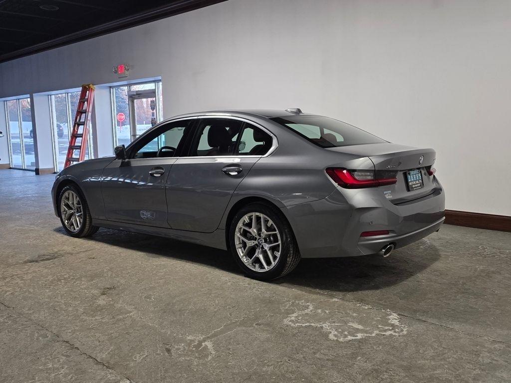 BMW 3-Series 330i xDrive 2025