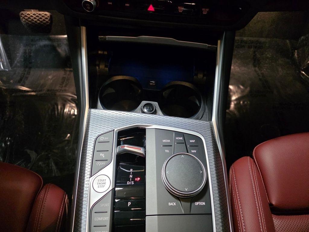 BMW 3-Series 330i xDrive 2025