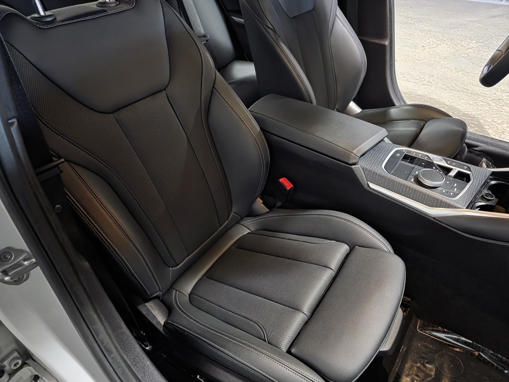 BMW 3-Series 330i xDrive 2025