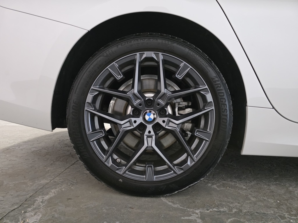 BMW 3-Series 330i xDrive 2025