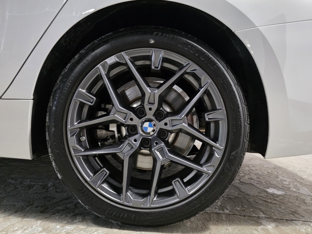 BMW 3-Series 330i xDrive 2025