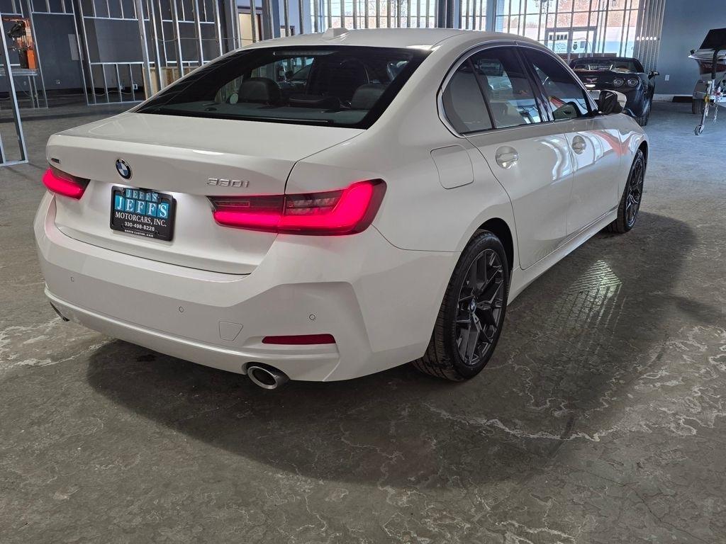 BMW 3-Series 330i xDrive 2025