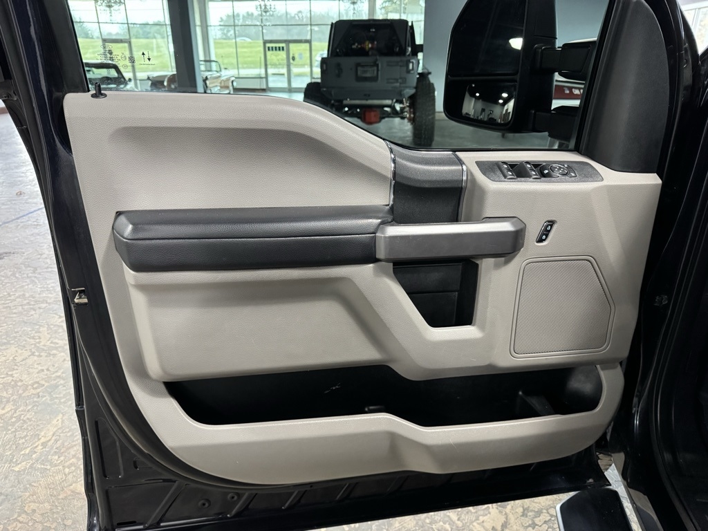 Ford F-250 SD XLT Crew Cab 4WD 2021