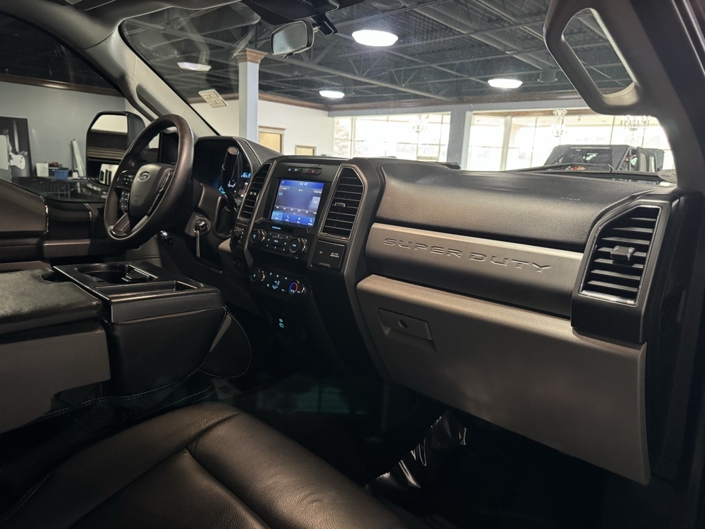 Ford F-250 SD XLT Crew Cab 4WD 2021