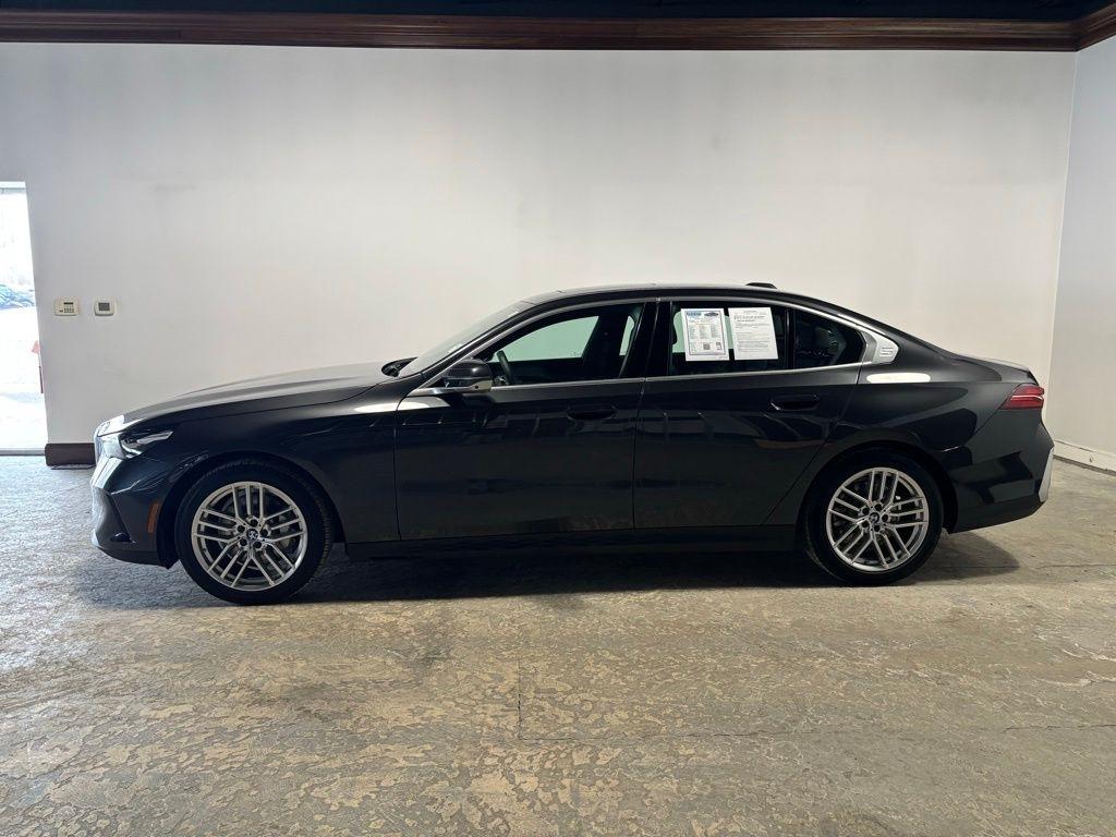 BMW 5-Series 530i xDrive 2025