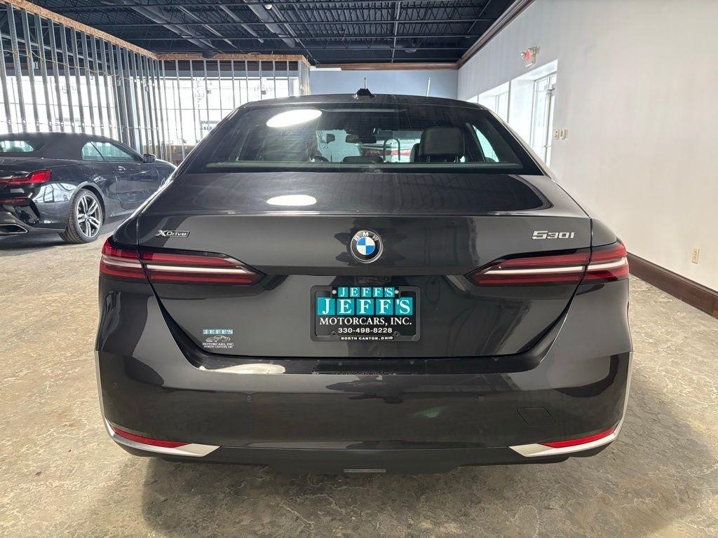 BMW 5-Series 530i xDrive 2025