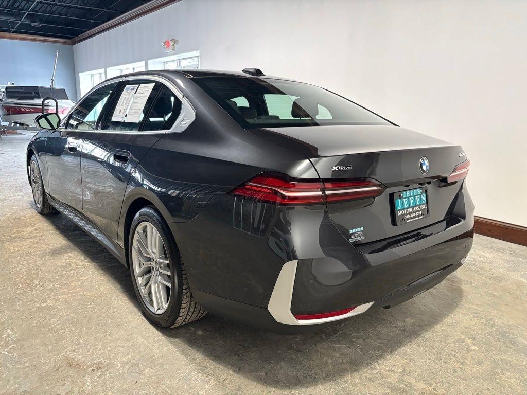 BMW 5-Series 530i xDrive 2025
