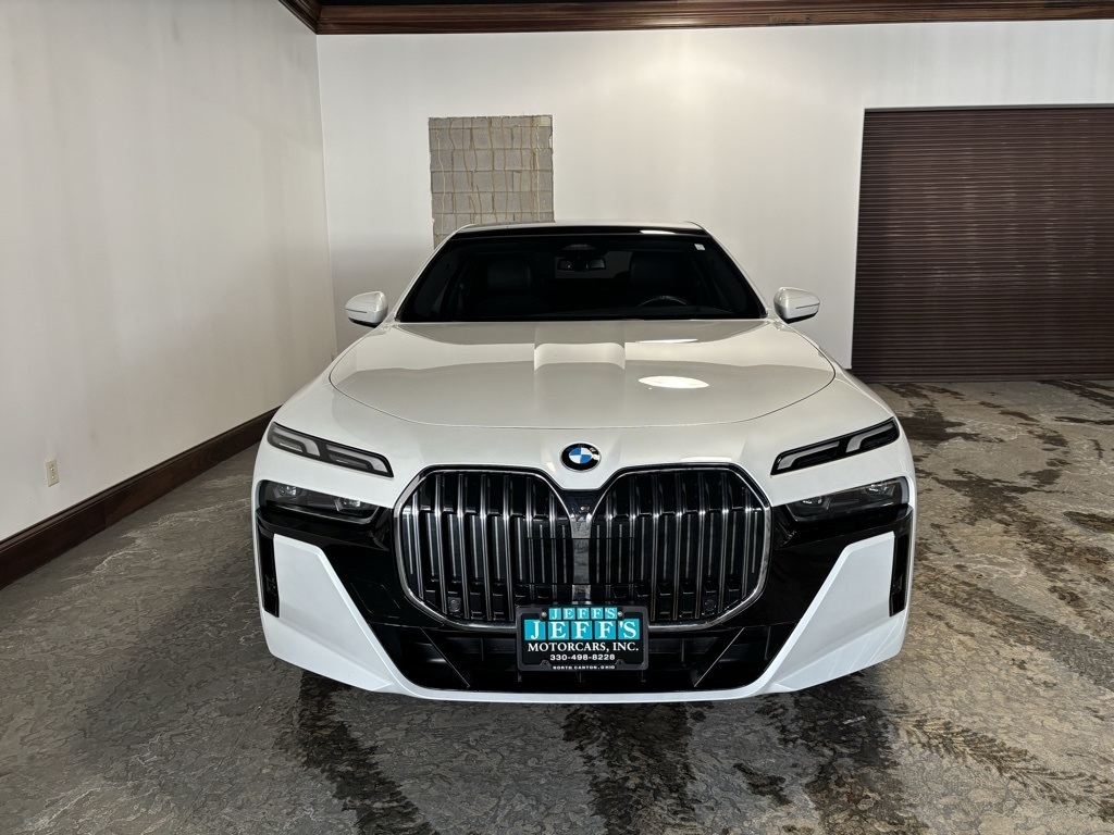 BMW 7-Series 740i xDrive 2025